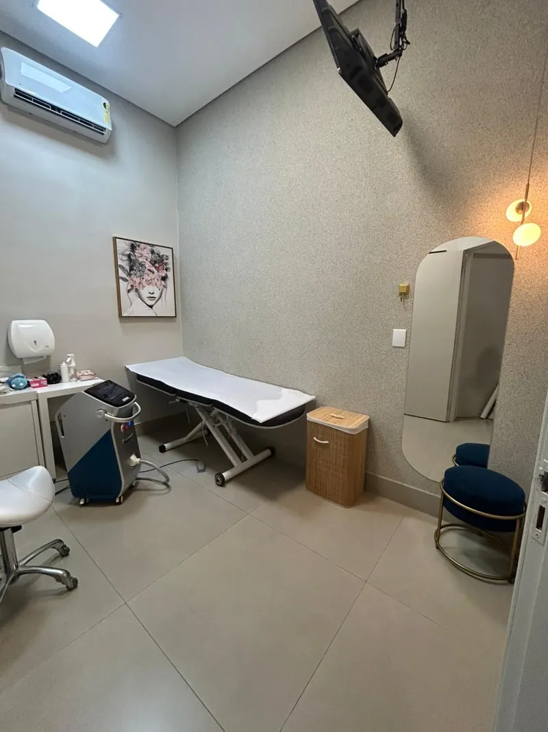 Sala de procedimento de depilação a LED